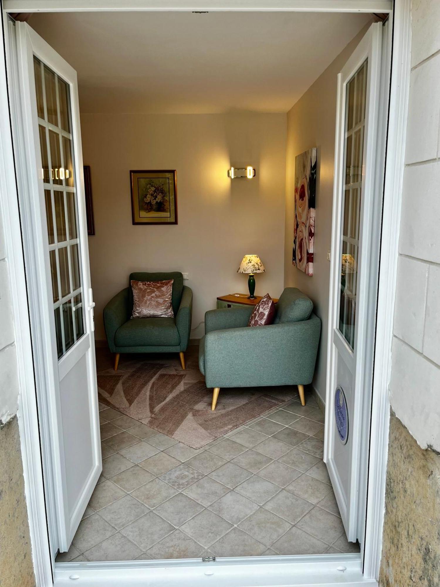 Sans Souci Bed And Breakfast Luxe Heated Pool And Restaurant Luzille Luaran gambar