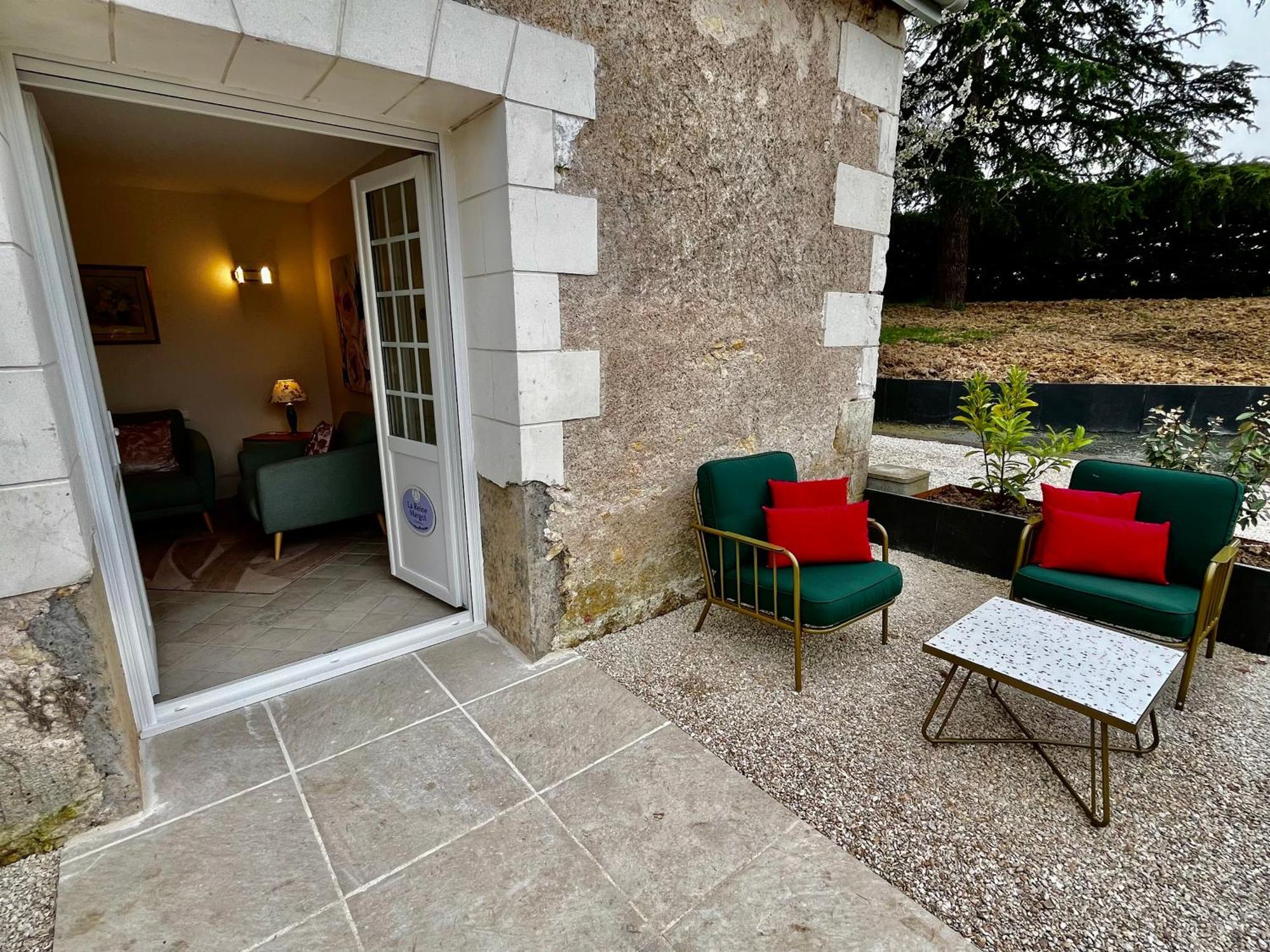 Sans Souci Bed And Breakfast Luxe Heated Pool And Restaurant Luzille Luaran gambar