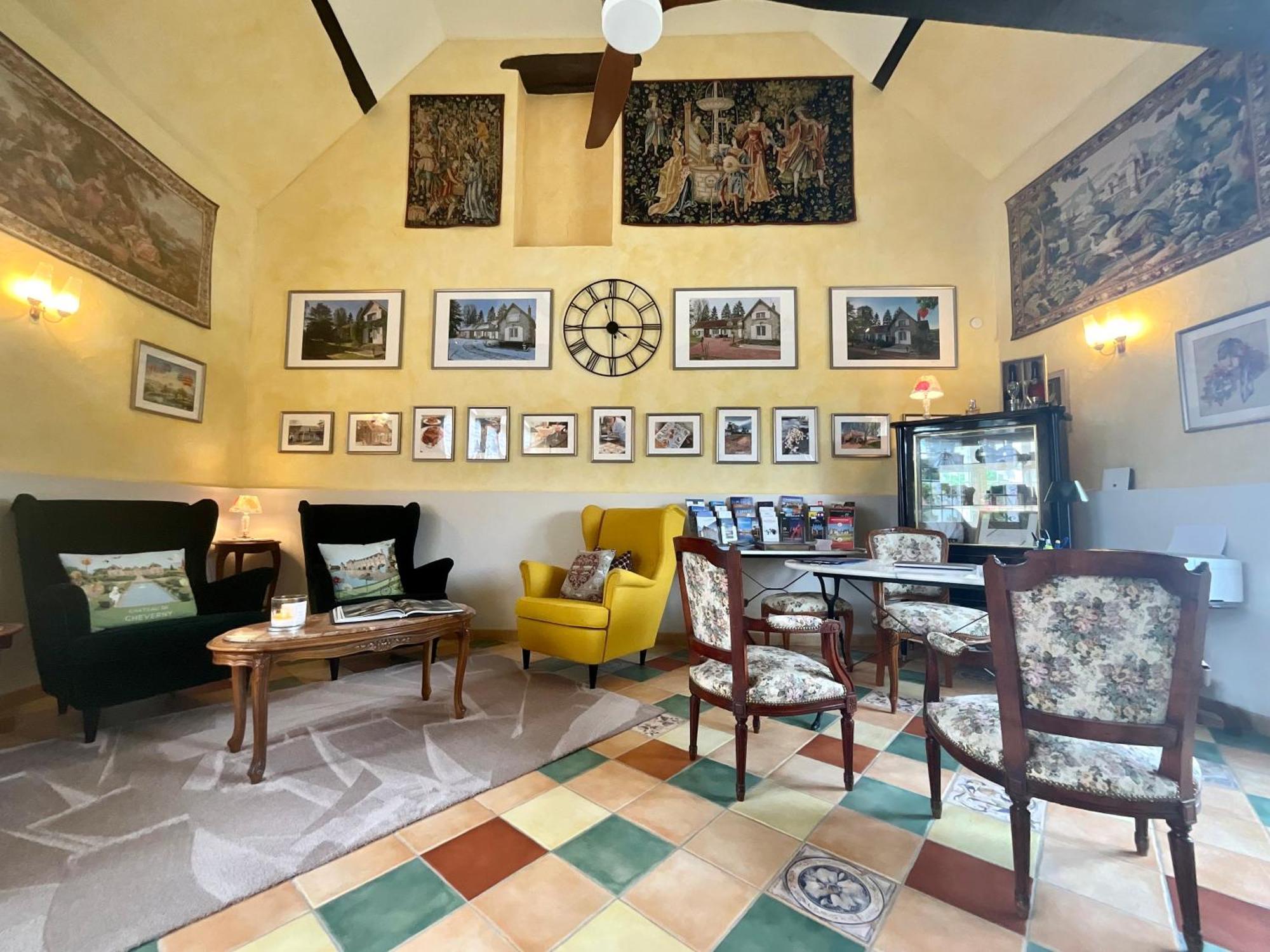 Sans Souci Bed And Breakfast Luxe Heated Pool And Restaurant Luzille Luaran gambar