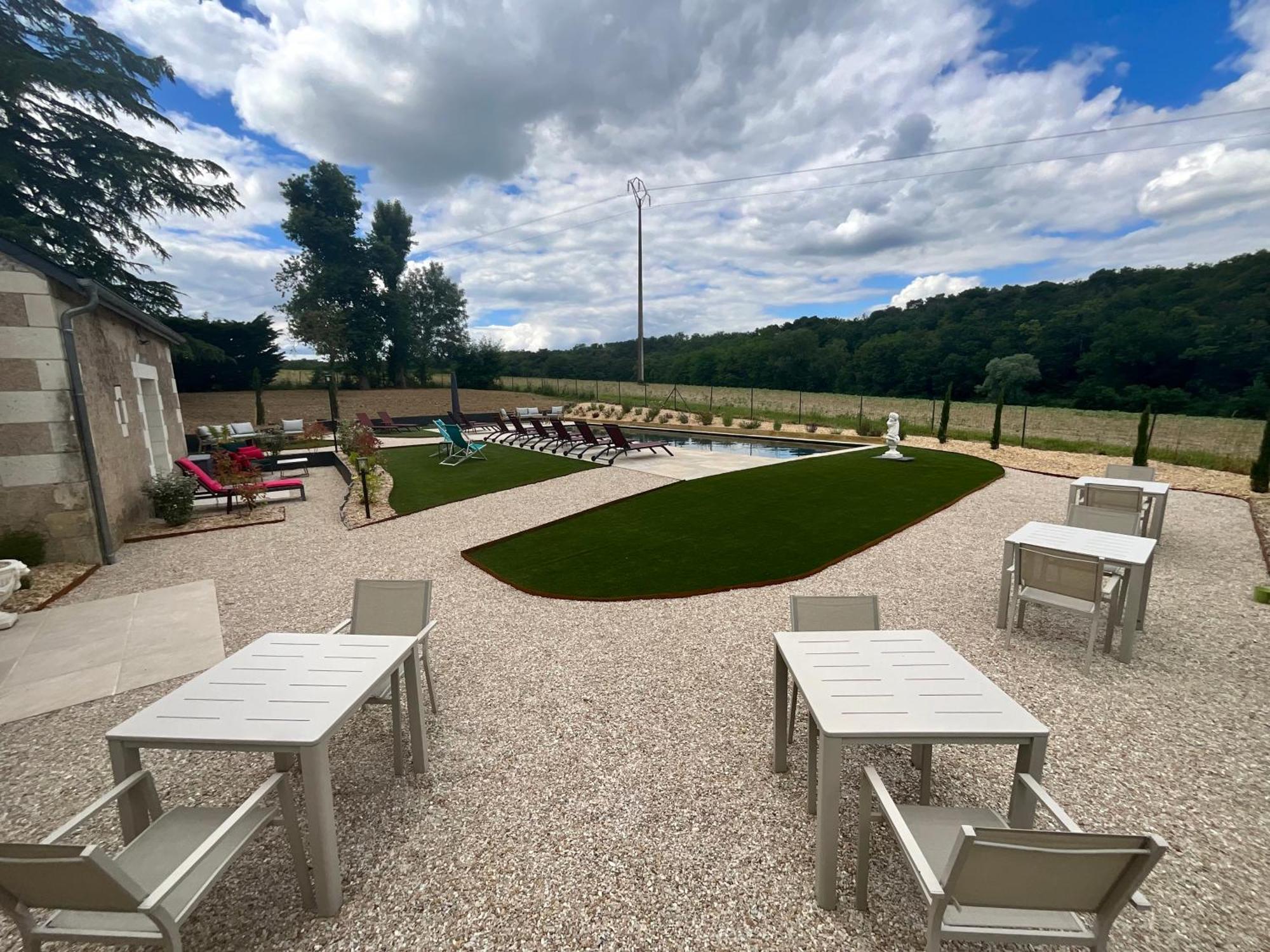 Sans Souci Bed And Breakfast Luxe Heated Pool And Restaurant Luzille Luaran gambar